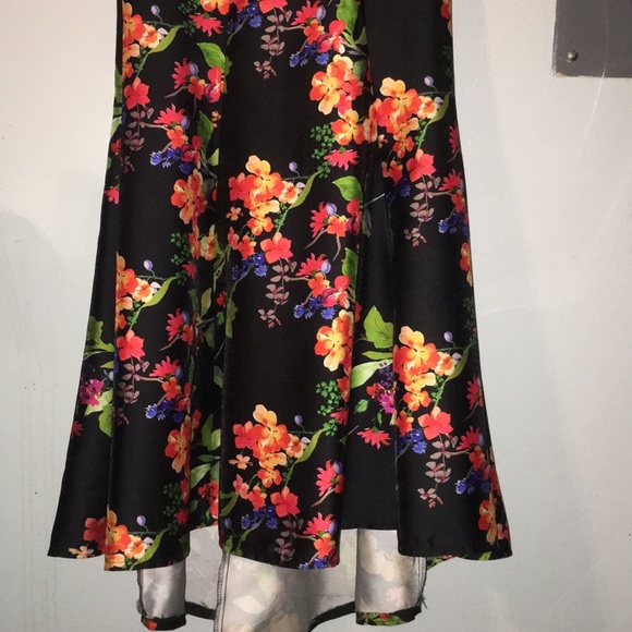 💃 2-piece Foral Dress 💃 - Picture 3 of 3